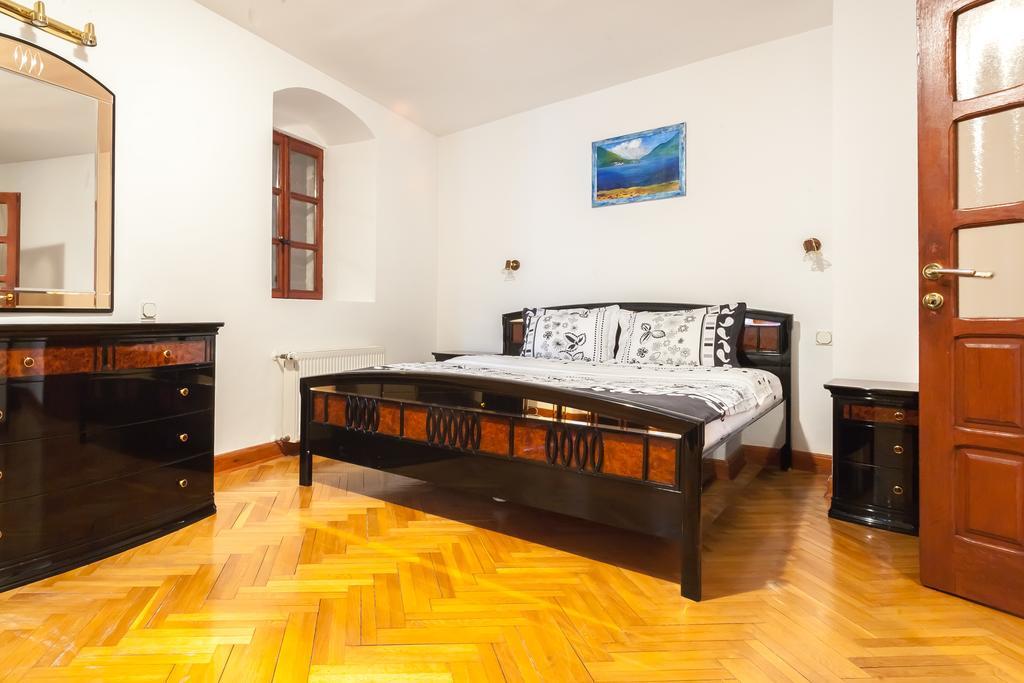 Villa & Apartments Perasto Extérieur photo