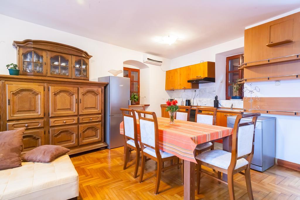Villa & Apartments Perasto Extérieur photo