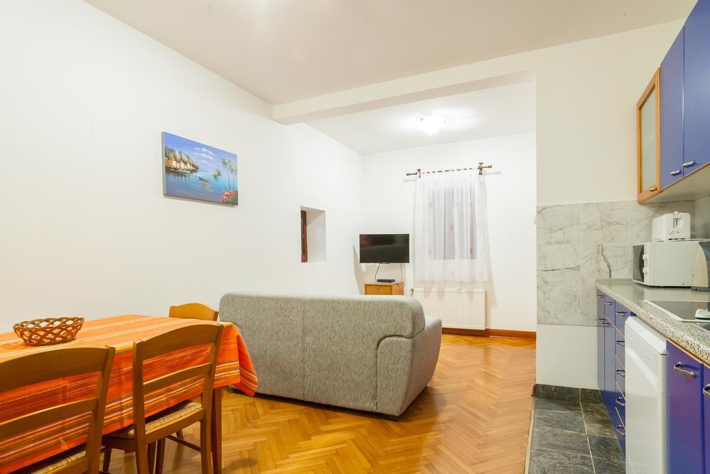 Villa & Apartments Perasto Extérieur photo